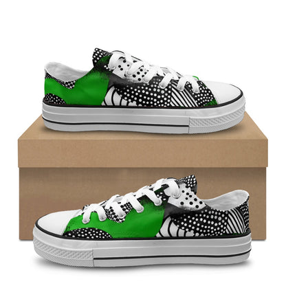 Low-top canvas shoes